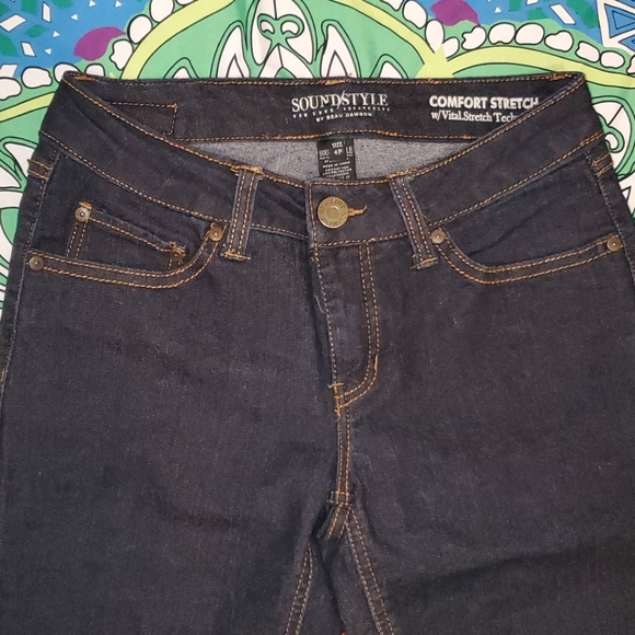 Capris - Picture 3 of 5